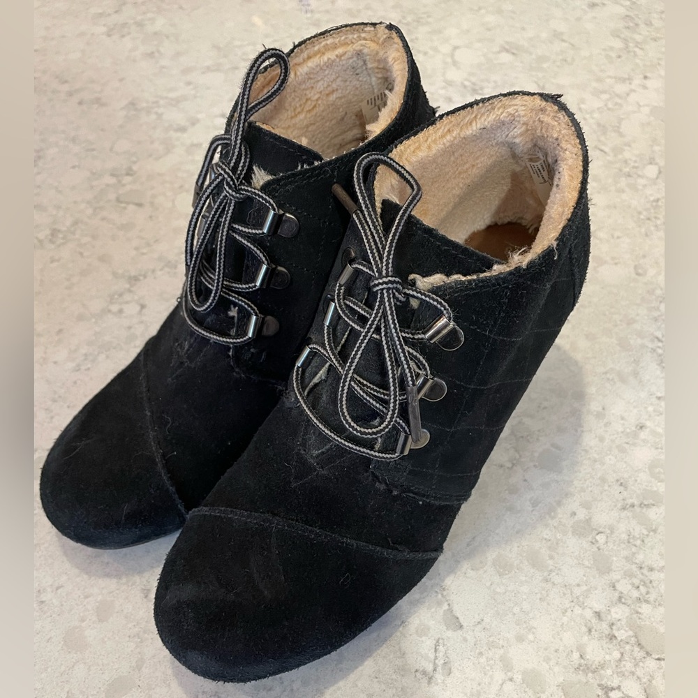 Toms Desert Wedge Suede Booties
